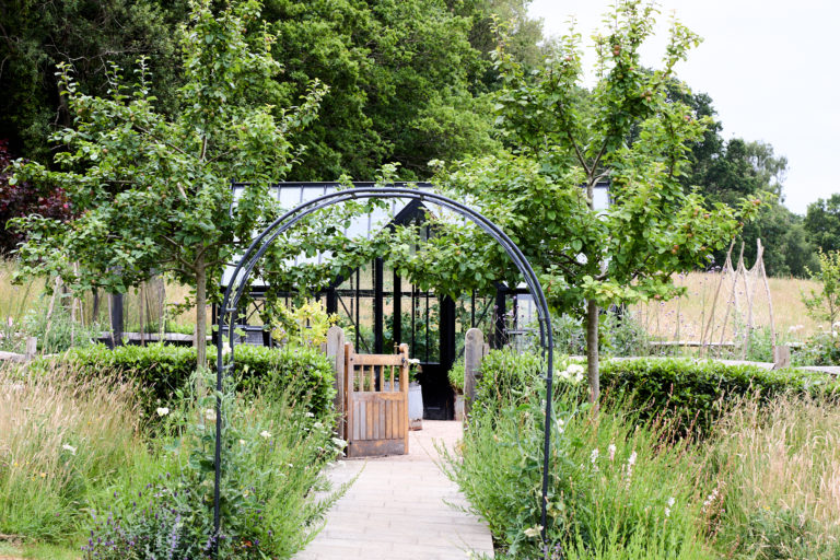 THE FARMHOUSE, EAST SUSSEX, TN20 - SHOOTFACTORY - OTHER UK HOUSES
