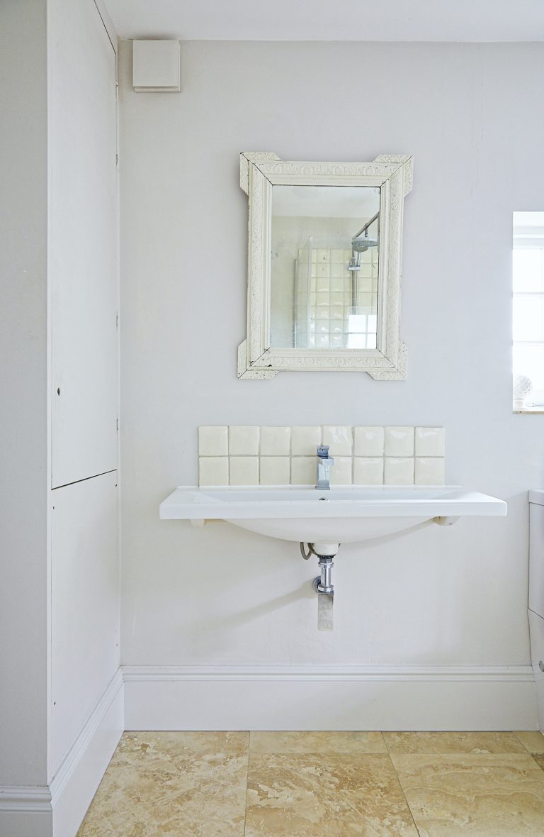 Wisteria house main bathroom decorative handbasin