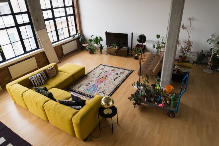 Open plan industrial style apartment / POVEY LONDON, E5- Location House - SHOOTFACTORY