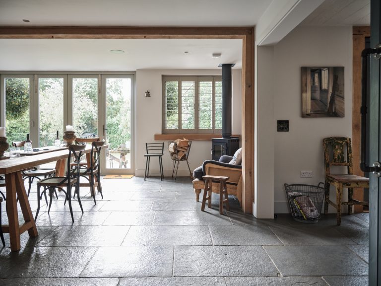 DINING TABLE AND CHAIRS - FRENCH DOORS LOOKING OUT ONTO GARDEN - HAGUE BARN HENLEY ON THAMES, RG9 - SHOOTFACTORY - OTHER UK LOCATION HOUSE