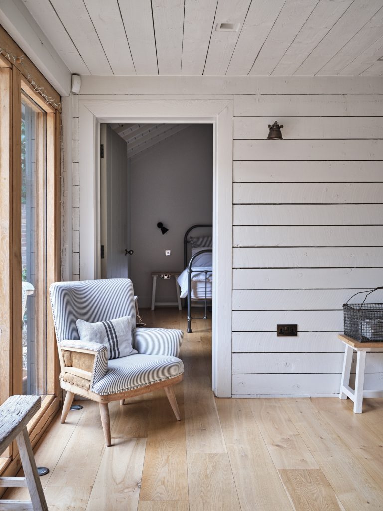 WOOD PANELLED ROOM WITH RUSTIC CHAIR - HAGUE BARN HENLEY ON THAMES, RG9 - SHOOTFACTORY - OTHER UK LOCATION HOUSE