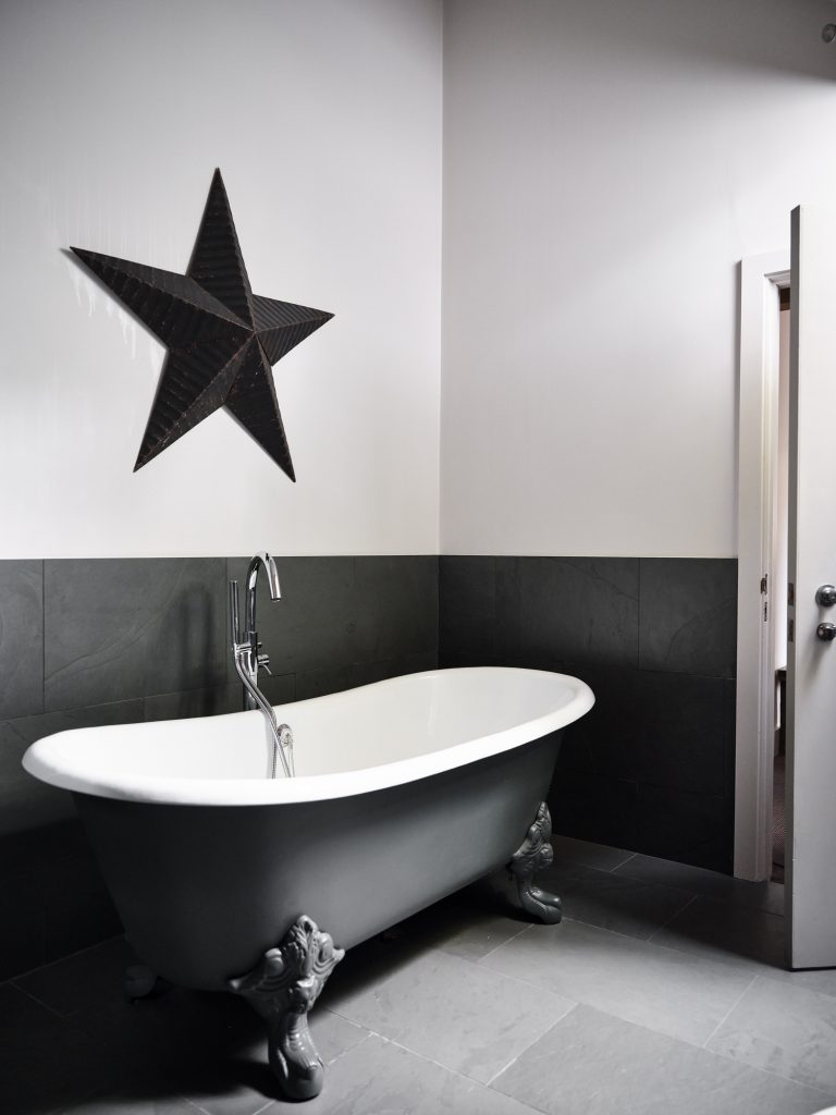 CAST IRON ROLL TOP BATH - HAGUE BARN HENLEY ON THAMES, RG9 - SHOOTFACTORY - OTHER UK LOCATION HOUSE