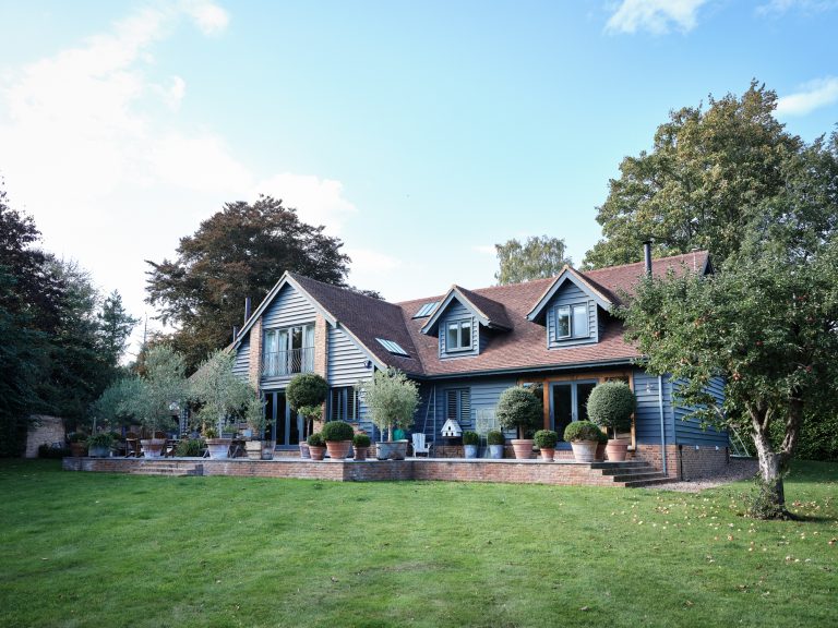BACK ELEVATION OF OAK FRAMED BARN AND GARDEN - HAGUE BARN HENLEY ON THAMES, RG9 - SHOOTFACTORY - OTHER UK LOCATION HOUSE