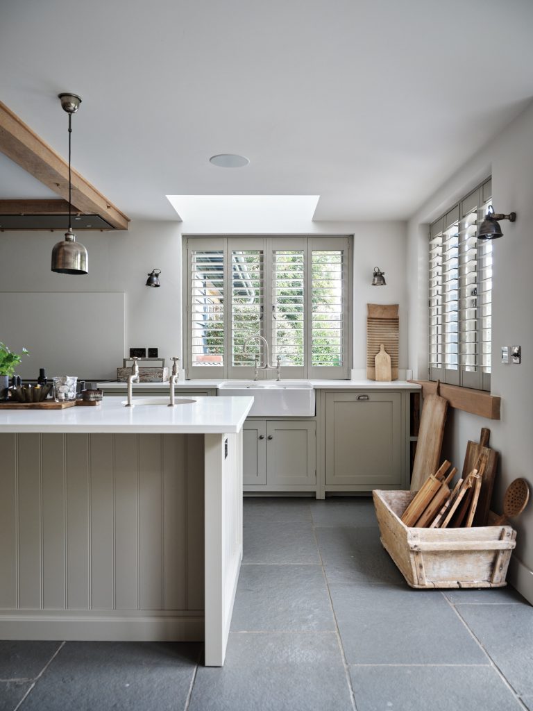 KITCHEN ISLAND WITH SNIK - HAGUE BARN HENLEY ON THAMES, RG9 - SHOOTFACTORY - OTHER UK LOCATION HOUSE