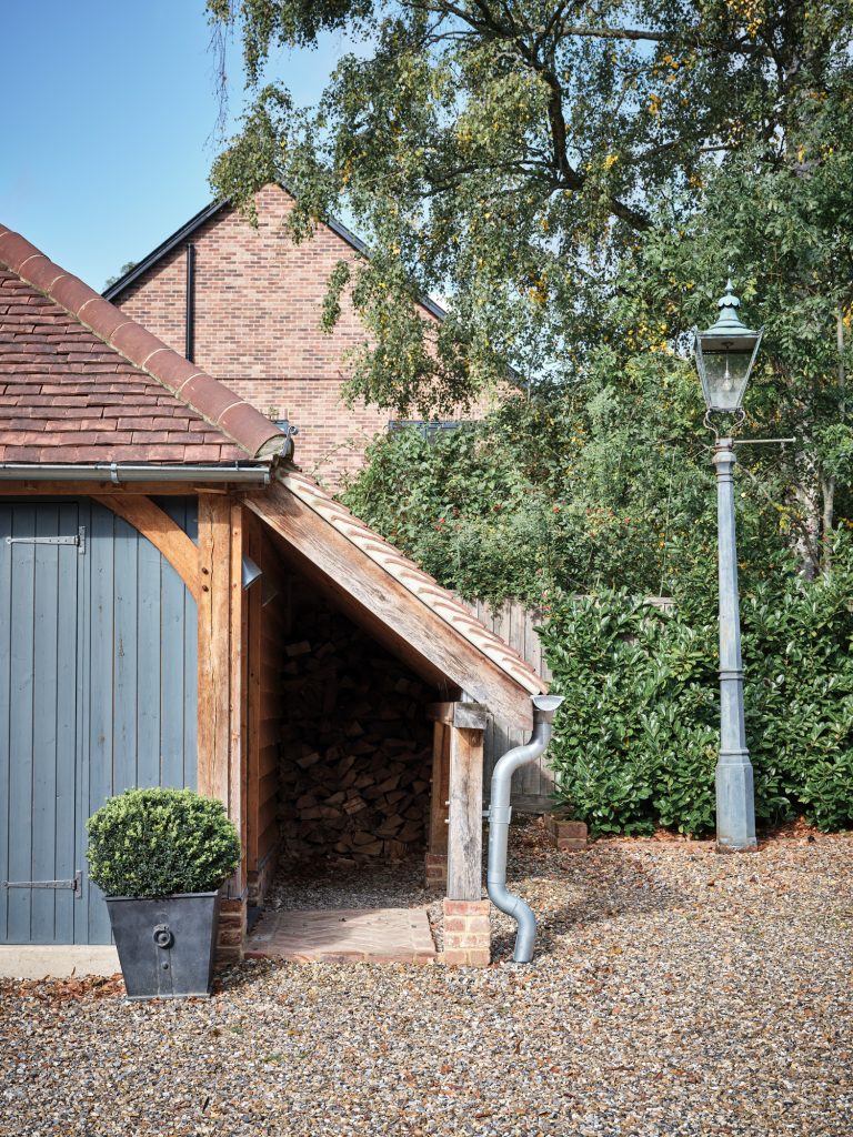 OUT DOOR LOG STORE - HAGUE BARN HENLEY ON THAMES, RG9 - SHOOTFACTORY - OTHER UK LOCATION HOUSE