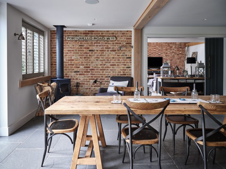 LE AND CHAIRS - HAGUE BARN HENLEY ON THAMES, RG9 - SHOOTFACTORY - OTHER UK LOCATION HOUSE