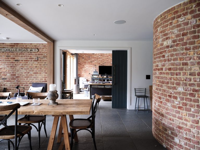 DINING AREA LOOKING THROUGH INTO LOUNGE - HAGUE BARN HENLEY ON THAMES, RG9 - SHOOTFACTORY - OTHER UK LOCATION HOUSE