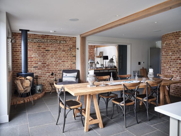 RUSTIC DINING TABLE AND CHAIRS - HAGUE BARN HENLEY ON THAMES, RG9 - SHOOTFACTORY - OTHER UK LOCATION HOUSE