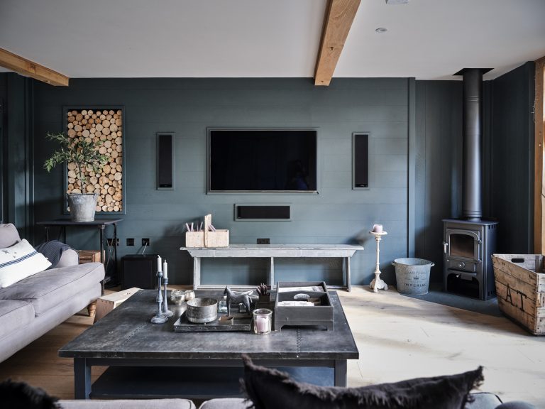 DARK AND MOODY TV AND SITTING AREA - HAGUE BARN HENLEY ON THAMES, RG9 - SHOOTFACTORY - OTHER UK LOCATION HOUSE