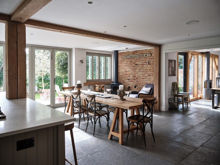 OPEN PLAN KITCHEN AND DINING AREA - HAGUE BARN HENLEY ON THAMES, RG9 - SHOOTFACTORY - OTHER UK LOCATION HOUSE