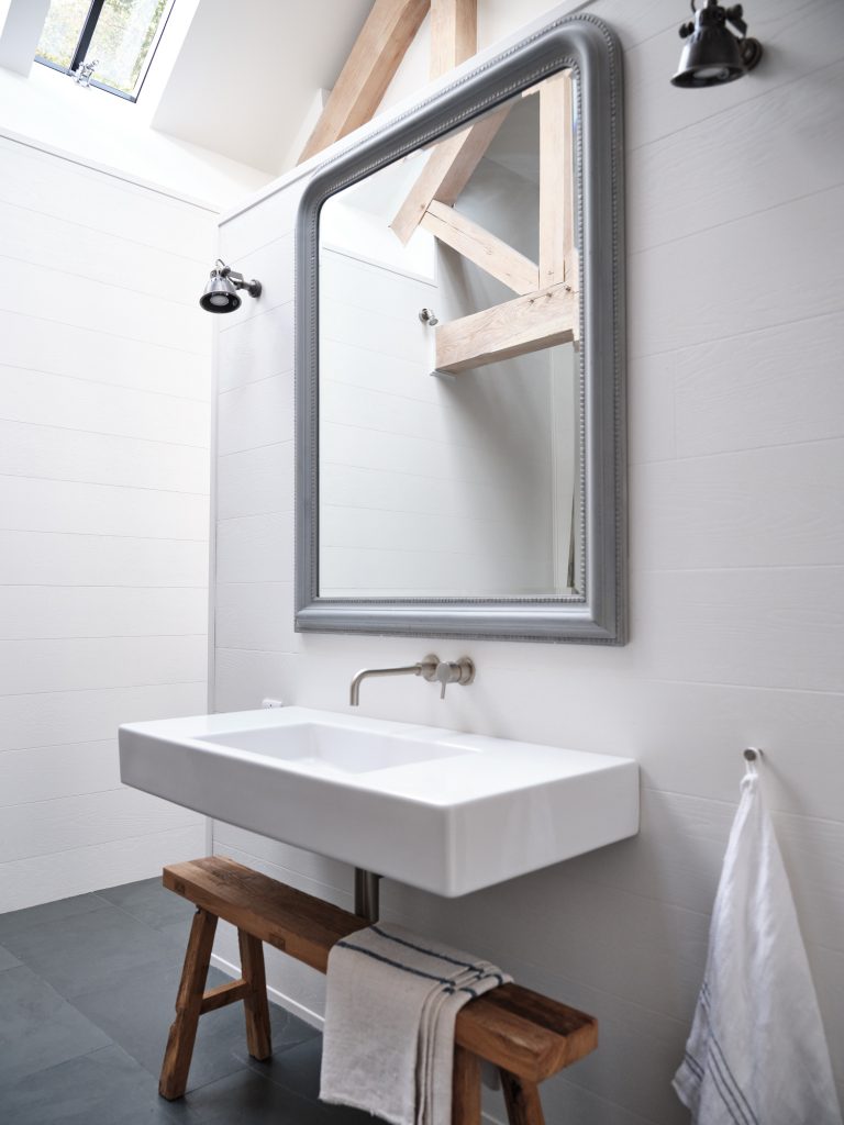 WALL MOUNTED BASIN AND MIRROR AND RUSTIC WOODEN BENCH - HAGUE BARN HENLEY ON THAMES, RG9 - SHOOTFACTORY - OTHER UK LOCATION HOUSE