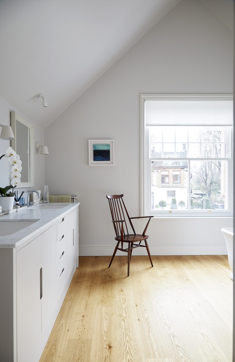 Bathroom vanity unit and sash window - Melrose SW18 - Shootfactory - London Location House