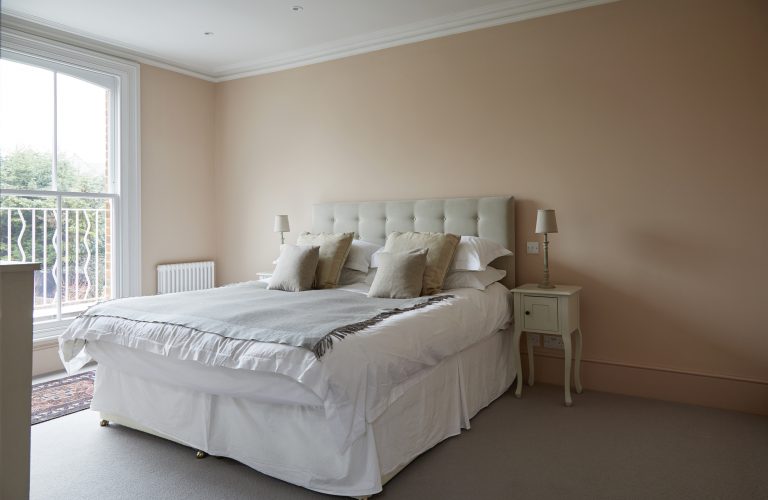 Large, light and bright bedroom- Melrose SW18 - Shootfactory - London Location House