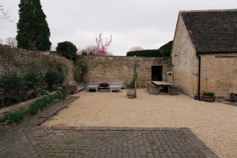 COLDSTREAM OXFORDSHIRE, OX7 - SHOOTFACTORY - OTHER UK LOCATION HOUSE