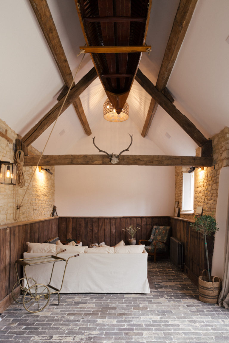 COLDSTREAM OXFORDSHIRE, OX7 - SHOOTFACTORY - OTHER UK LOCATION HOUSE