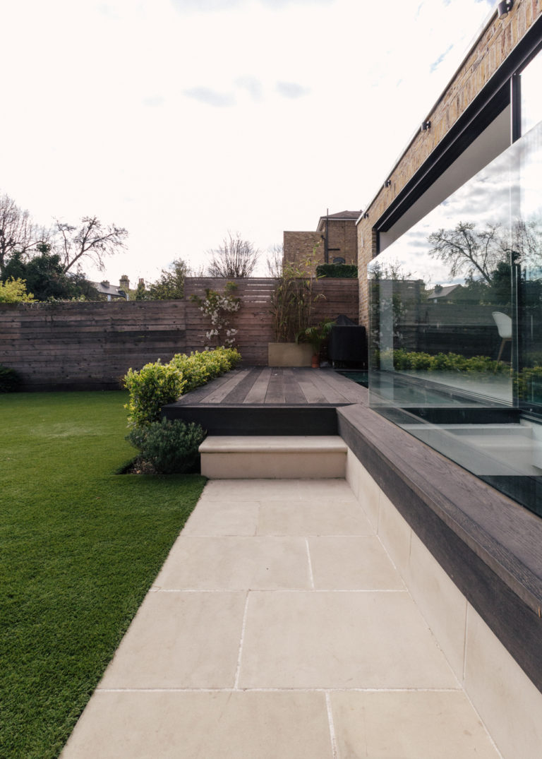 WANDLE LONDON, SW17 - SHOOTFACTORY - LONDON LOCATION HOUSE