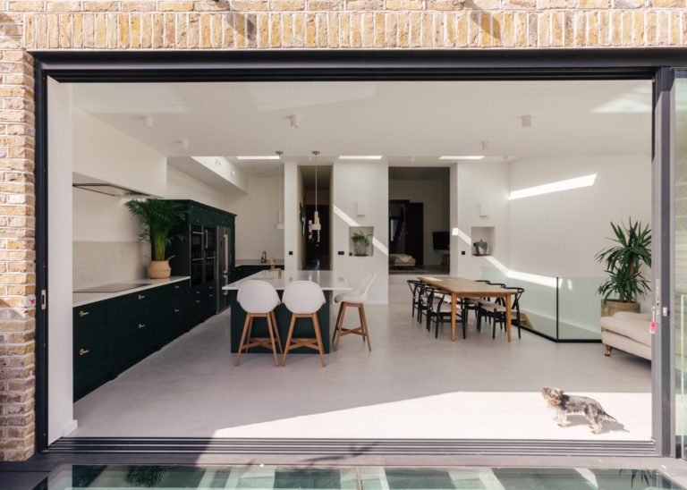 WANDLE LONDON, SW17 - SHOOTFACTORY - LONDON LOCATION HOUSE