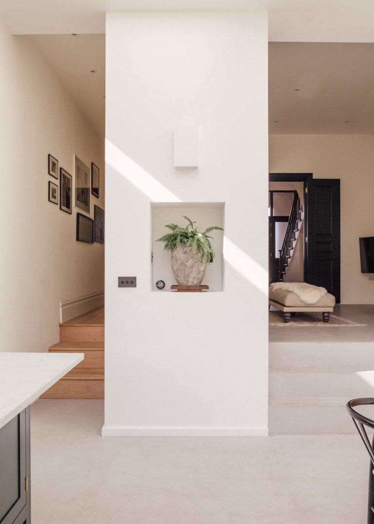 WANDLE LONDON, SW17 - SHOOTFACTORY - LONDON LOCATION HOUSE