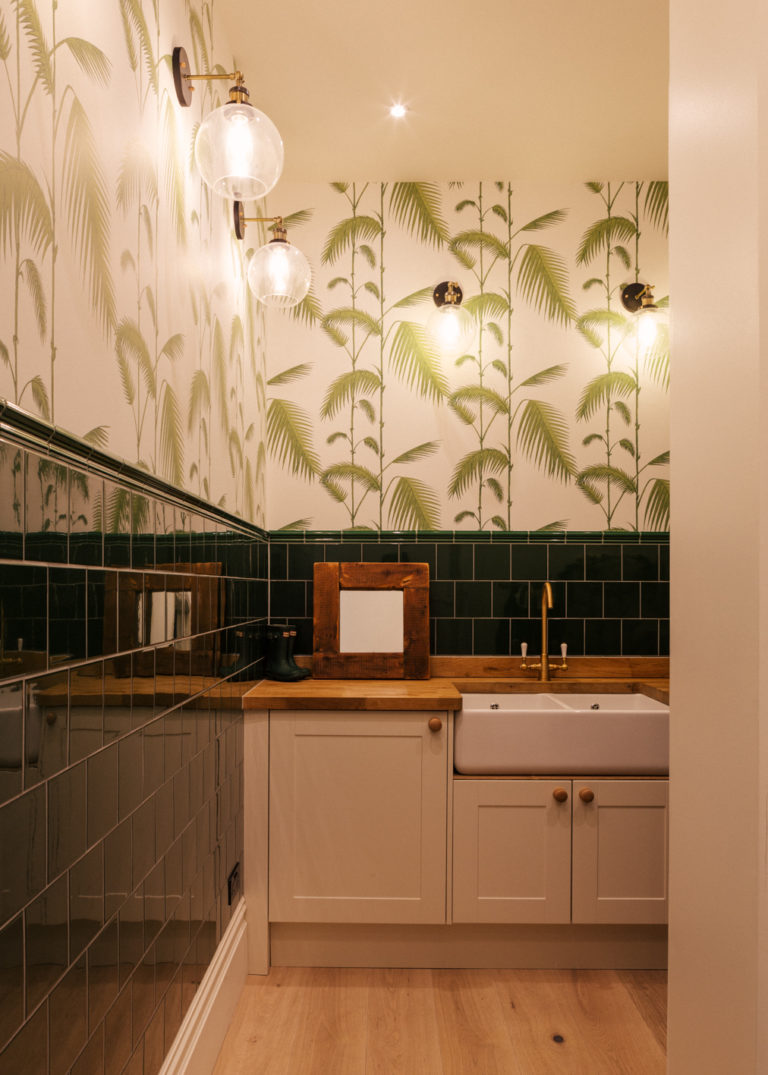 WANDLE LONDON, SW17 - SHOOTFACTORY - LONDON LOCATION HOUSE