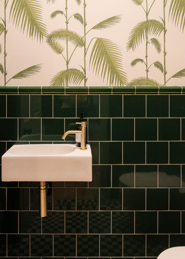 WANDLE LONDON, SW17 - SHOOTFACTORY - LONDON LOCATION HOUSE