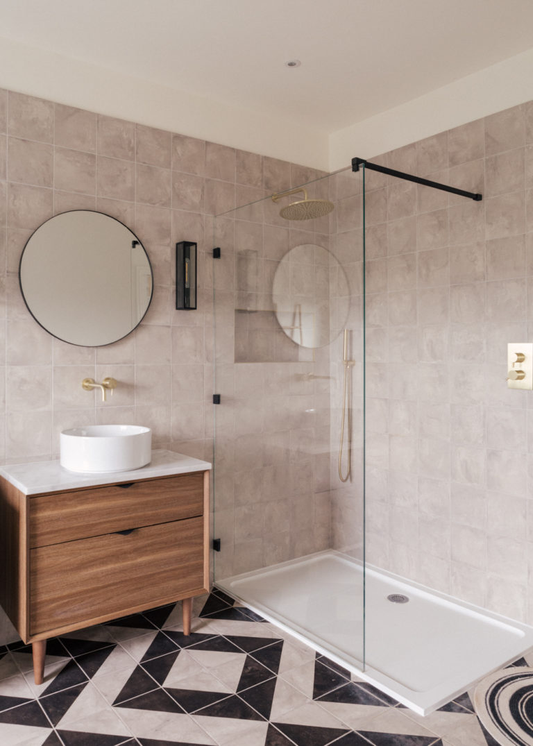 WANDLE LONDON, SW17 - SHOOTFACTORY - LONDON LOCATION HOUSE