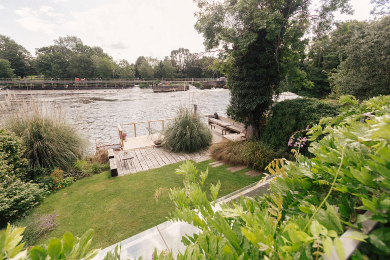 RIVERSIDE SUNBURY, TW16