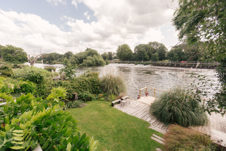 RIVERSIDE SUNBURY, TW16