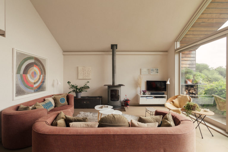 RIVERSIDE SUNBURY, TW16