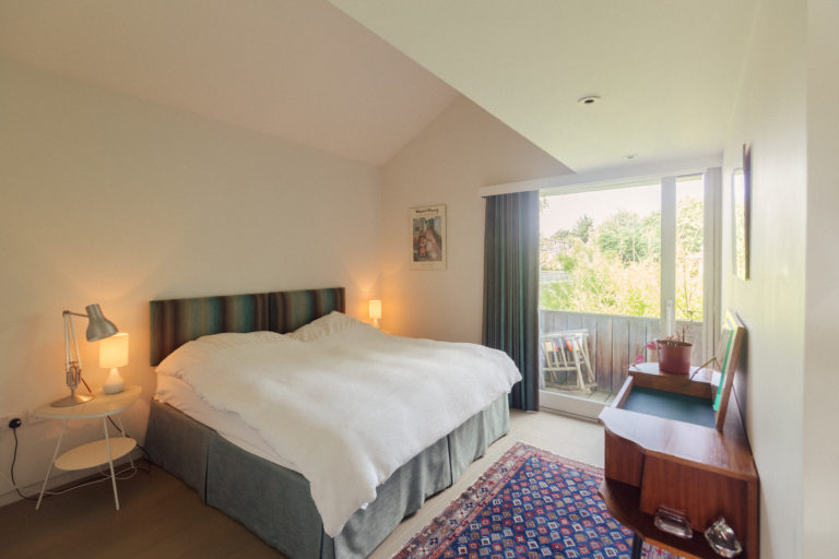 RIVERSIDE SUNBURY, TW16