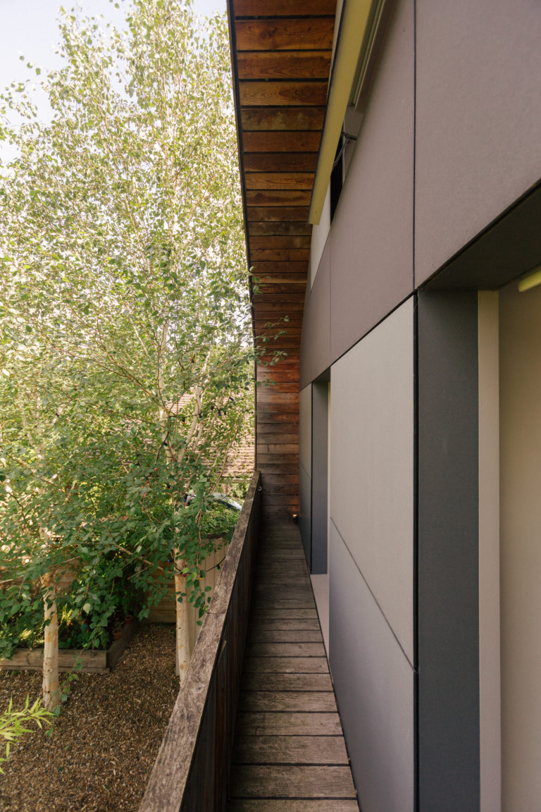 RIVERSIDE SUNBURY, TW16