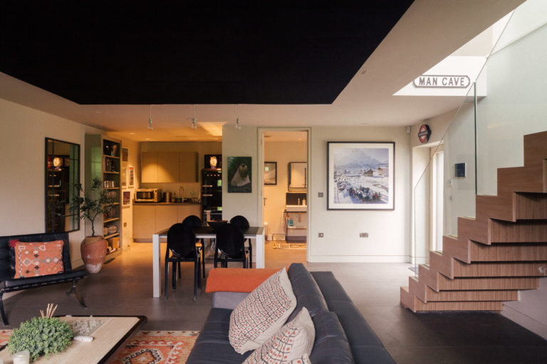 WARDVALE SURREY, RH7 - SHOOTFACTORY - OTHER UK HOUSES