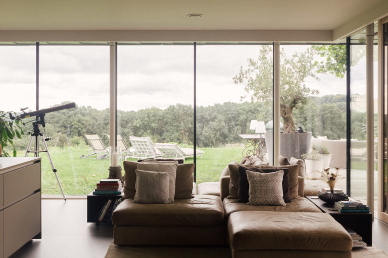 WARDVALE SURREY, RH7 - SHOOTFACTORY - OTHER UK HOUSES