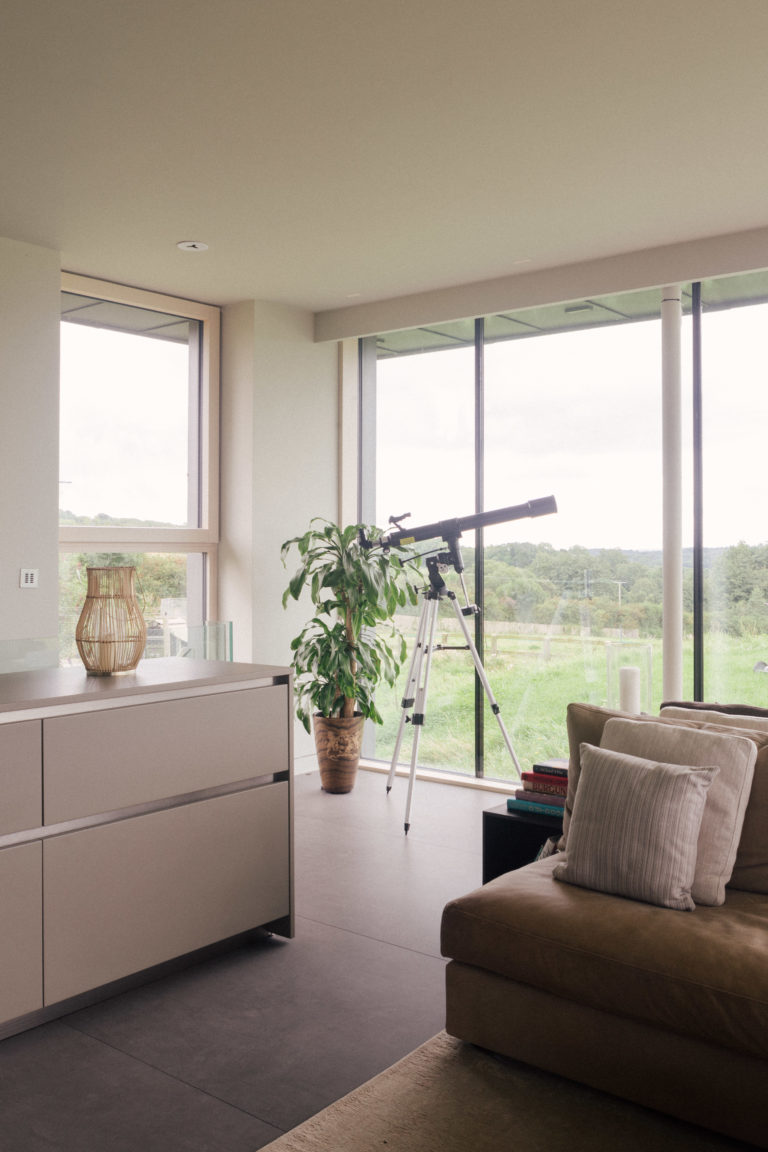 WARDVALE SURREY, RH7 - SHOOTFACTORY - OTHER UK HOUSES