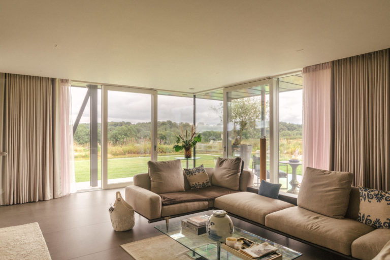 WARDVALE SURREY, RH7 - SHOOTFACTORY - OTHER UK HOUSES