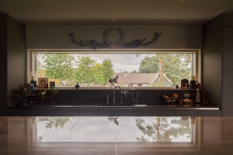 WARDVALE SURREY, RH7 - SHOOTFACTORY - OTHER UK HOUSES