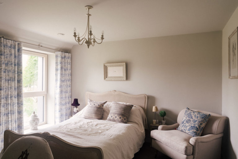 WARDVALE SURREY, RH7 - SHOOTFACTORY - OTHER UK HOUSES