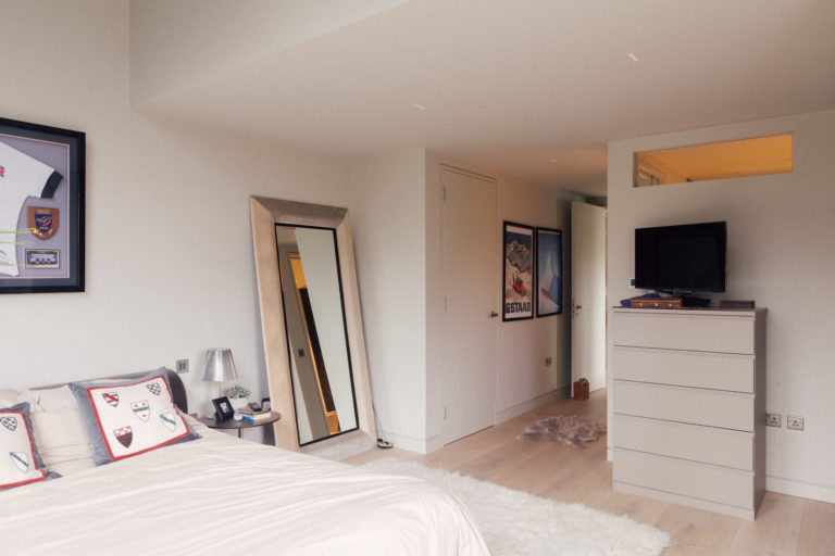 WARDVALE SURREY, RH7 - SHOOTFACTORY - OTHER UK HOUSES