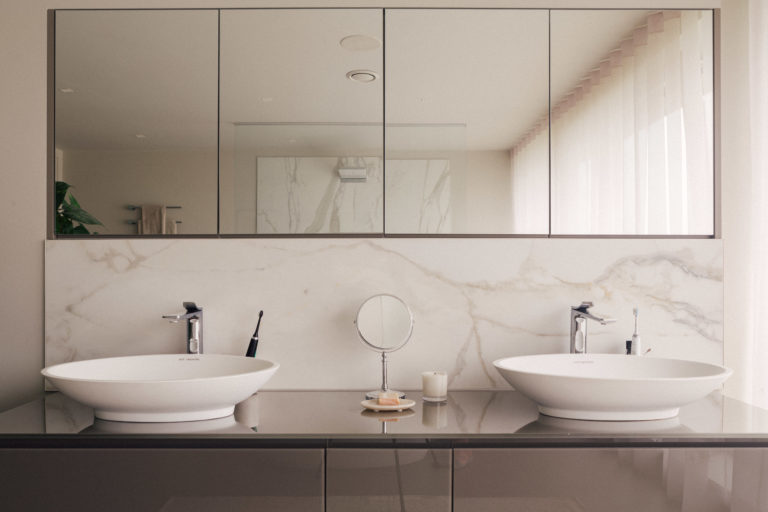 WARDVALE SURREY, RH7 - SHOOTFACTORY - OTHER UK HOUSES