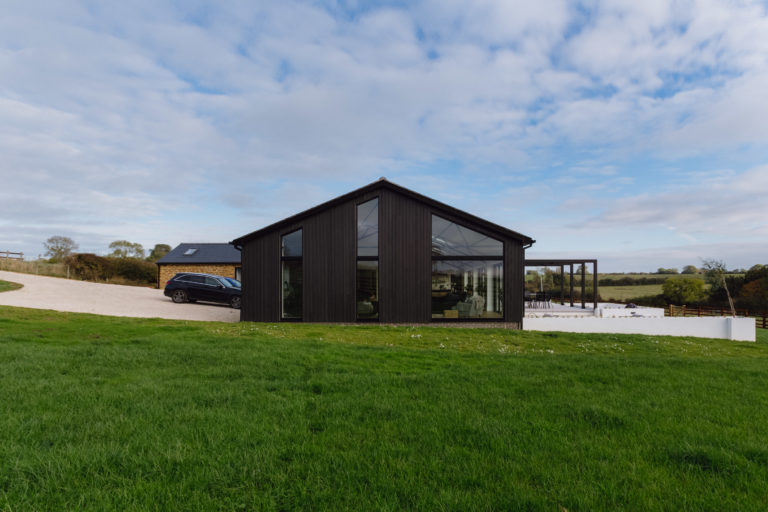 RUGBY Warwickshire, CV23- SHOOTFACTORY - OTHER UK HOUSES