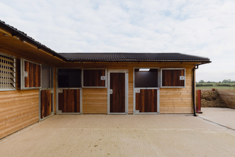 RUGBY Warwickshire, CV23- SHOOTFACTORY - OTHER UK HOUSES