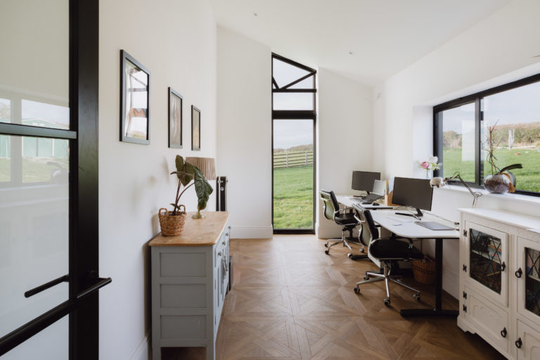 RUGBY Warwickshire, CV23- SHOOTFACTORY - OTHER UK HOUSES