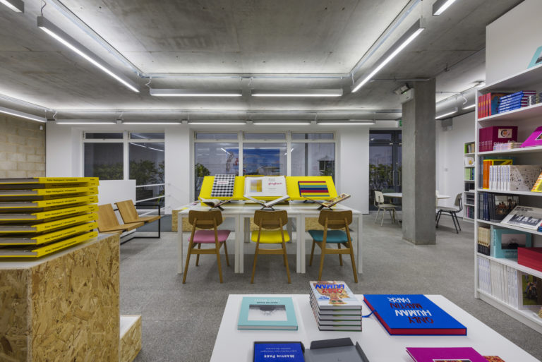 GRAPHIC LONDON, E8 - SHOOTFACTORY - PHOTOGRAPHIC STUDIOS.0