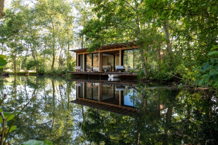 THE BOATHOUSE, OX15 - SHOOTFACTORY - QUIRKY & UNUSUAL LOCATIONS