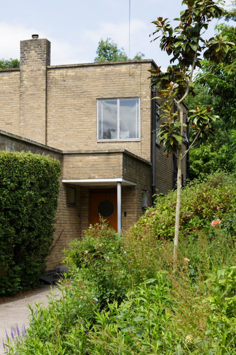 HALSBURY LONDON, HA7 - SHOOTFACTORY - LONDON HOUSES