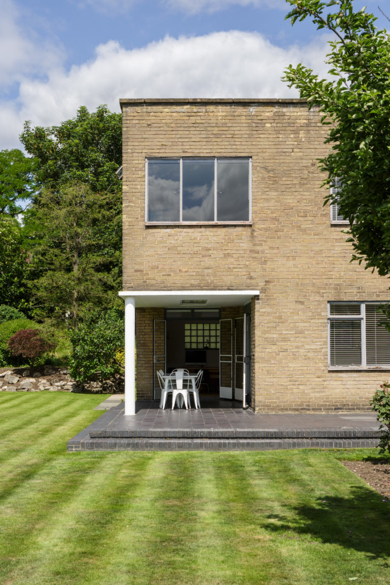 HALSBURY LONDON, HA7 - SHOOTFACTORY - LONDON HOUSES