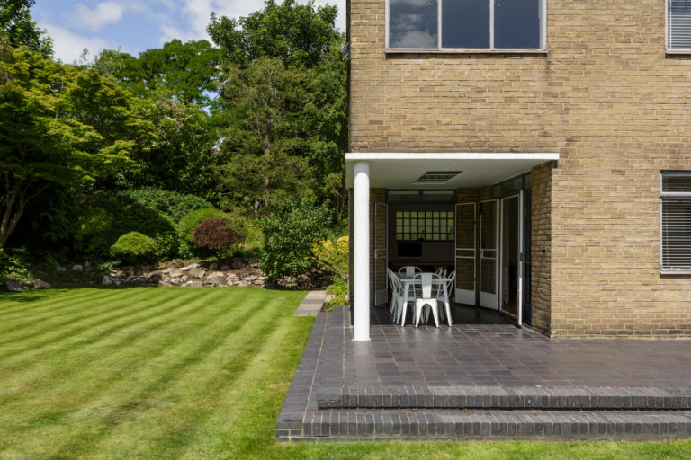 HALSBURY LONDON, HA7 - SHOOTFACTORY - LONDON HOUSES