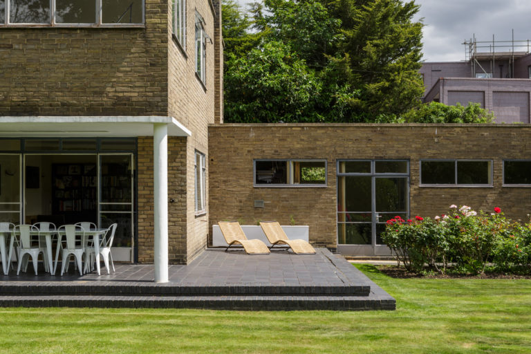 HALSBURY LONDON, HA7 - SHOOTFACTORY - LONDON HOUSES