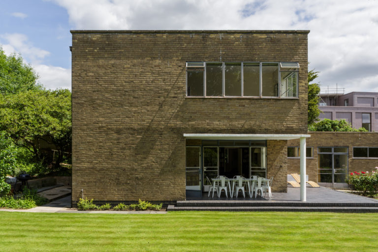 HALSBURY LONDON, HA7 - SHOOTFACTORY - LONDON HOUSES