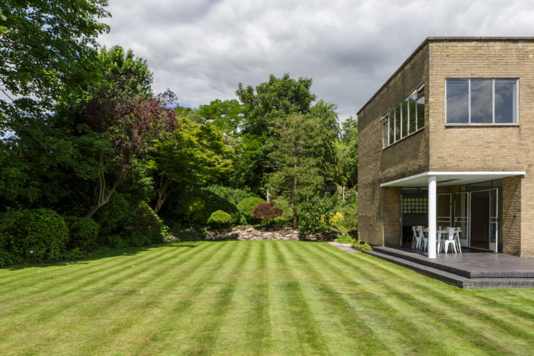 HALSBURY LONDON, HA7 - SHOOTFACTORY - LONDON HOUSES