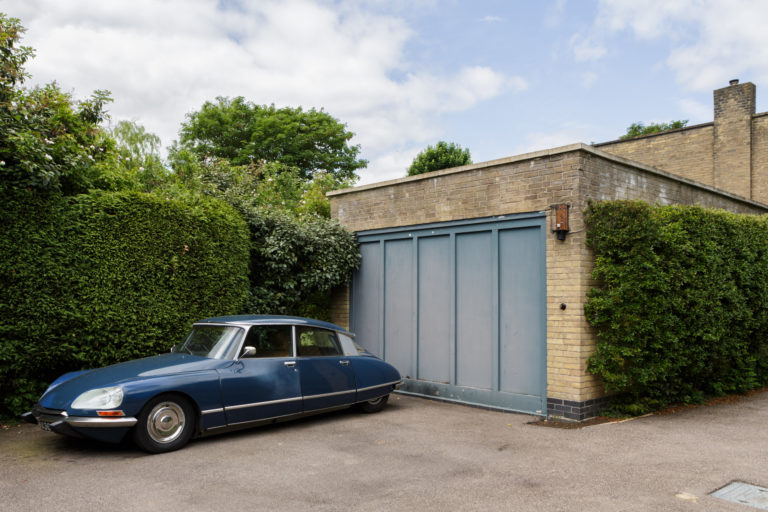 HALSBURY LONDON, HA7 - SHOOTFACTORY - LONDON HOUSES